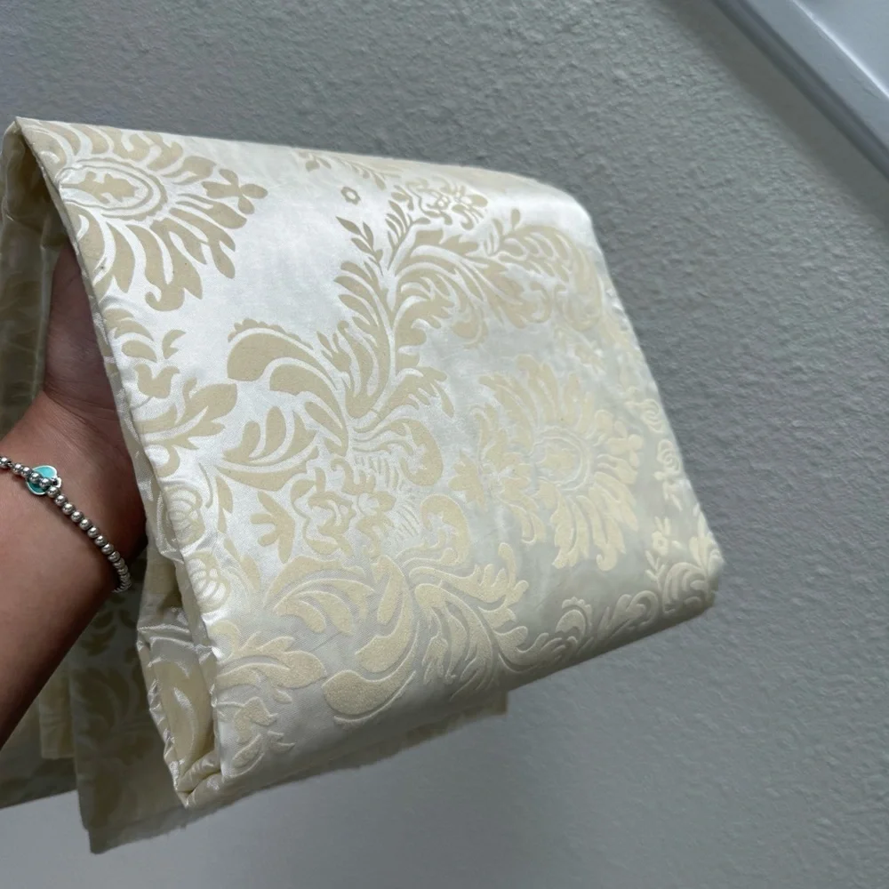 NWT Elegant Ivory Patterned Tablecloth, Table Linens